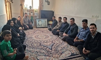 تجلیل از خانواده شهید مالکی ، فرزند شهید از همکاران شبکه بهداشت و درمان شهرستان کیار همزمان با هفته بسیج
